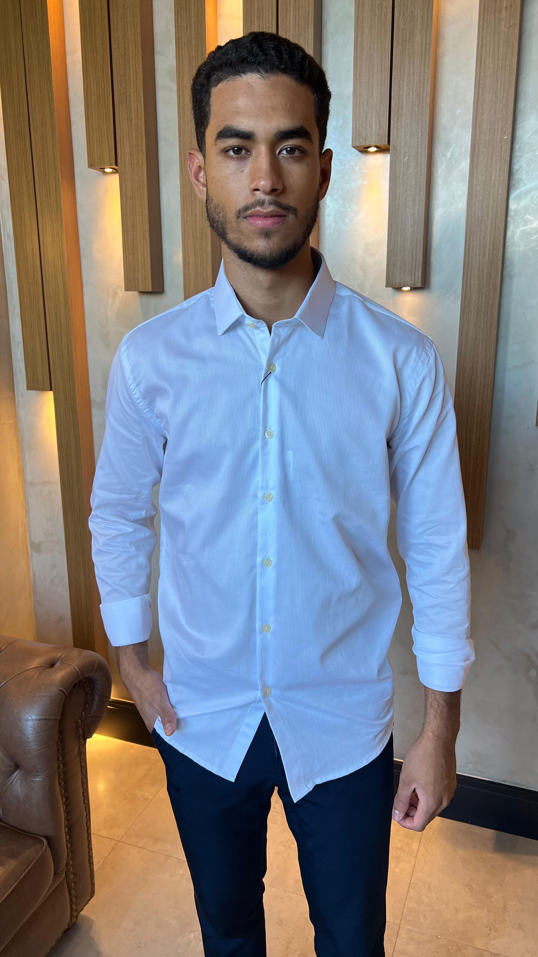 Camisa Minimalista Gola Alta Zeus - Branco