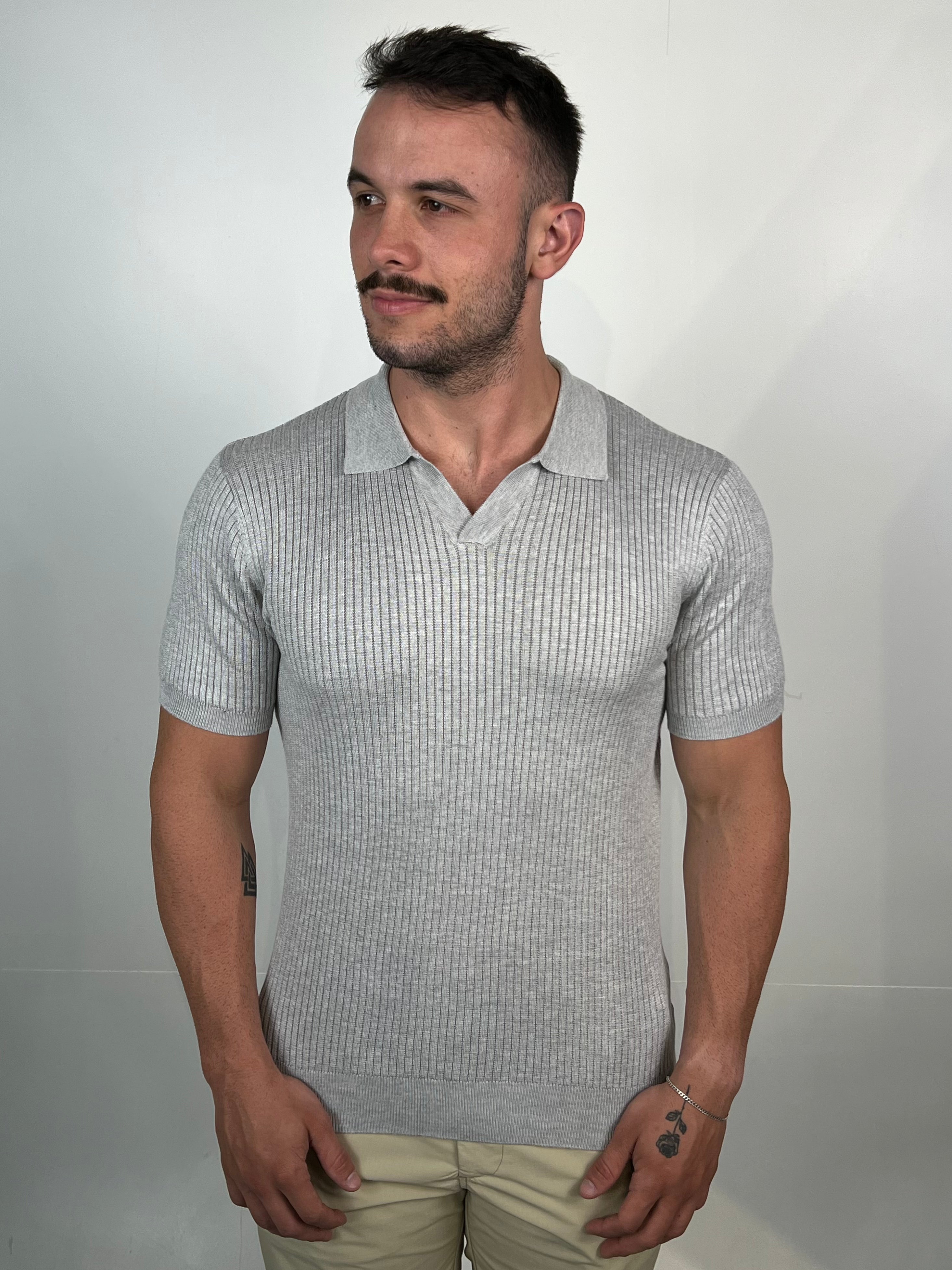 Polo V Tricot Canelada Zeus - Cinza
