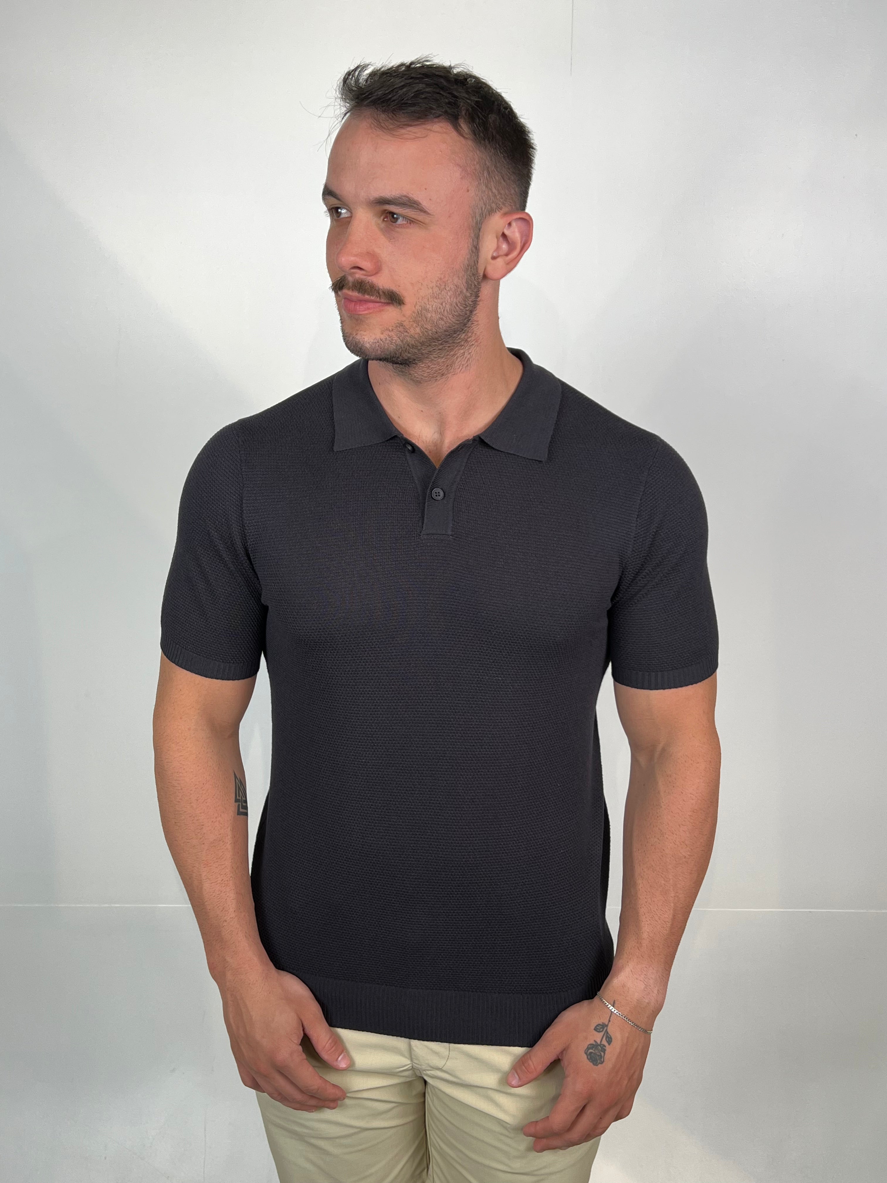 Polo Tricot Textura Botão Zeus - Cinza Escuro