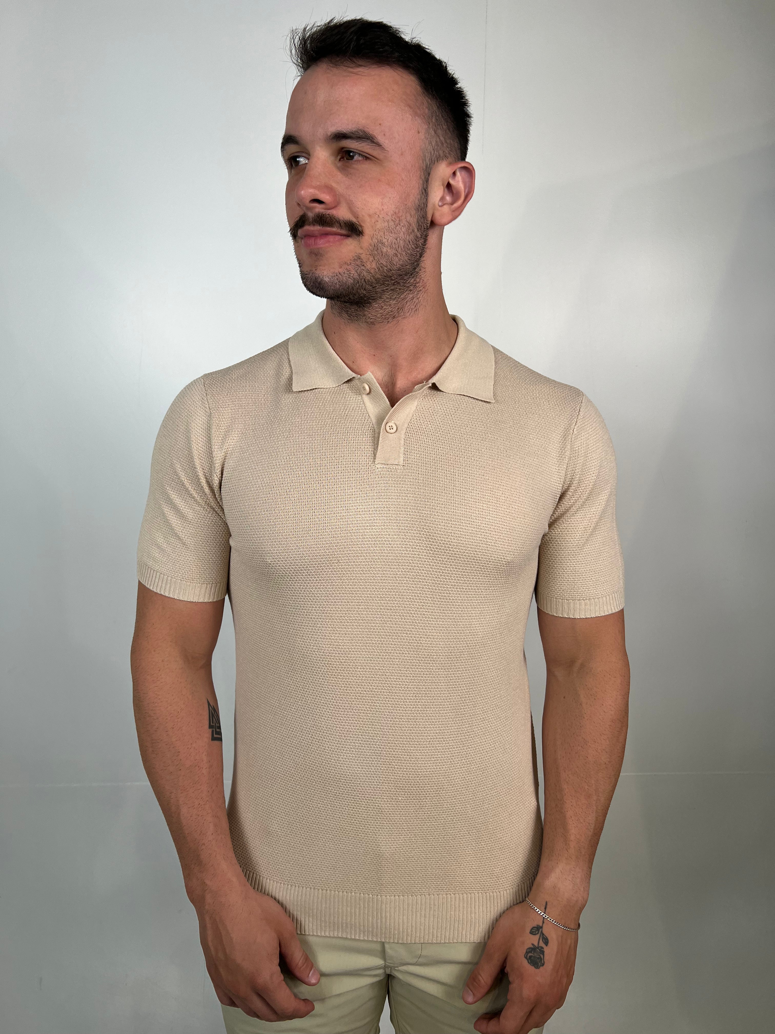 Polo Tricot Textura Botão Zeus  - Areia